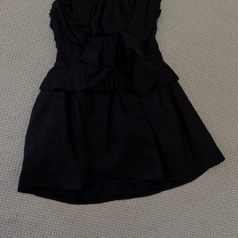 Nina Ricci Micro Mini Silk Strapless  Cocktail Dress/Top Featuring a Bow